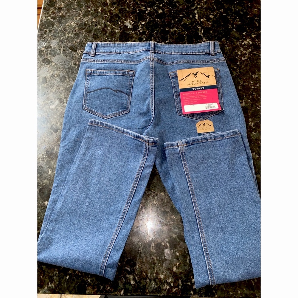NWT💙 Sz 14 Bootcut Jeans